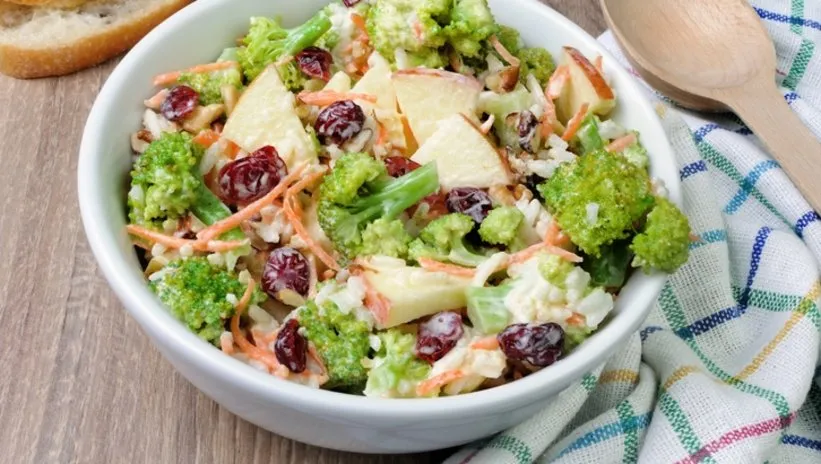 Brokoli Salatası: Çıtır Çıtır Bir Sağlık Deposu