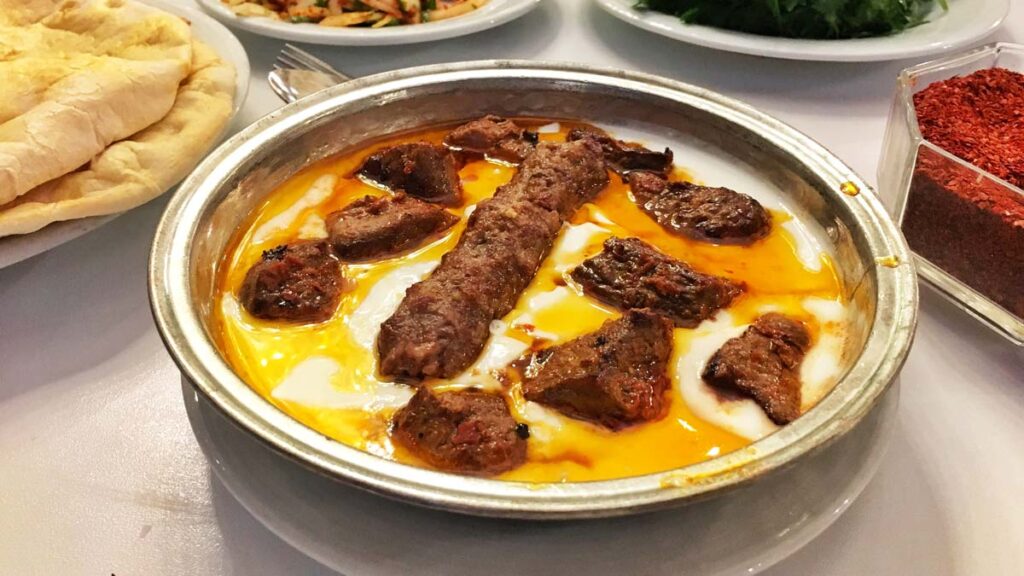 Gaziantep Mutfağının Vazgeçilmezi: Ali Nazik Kebabı